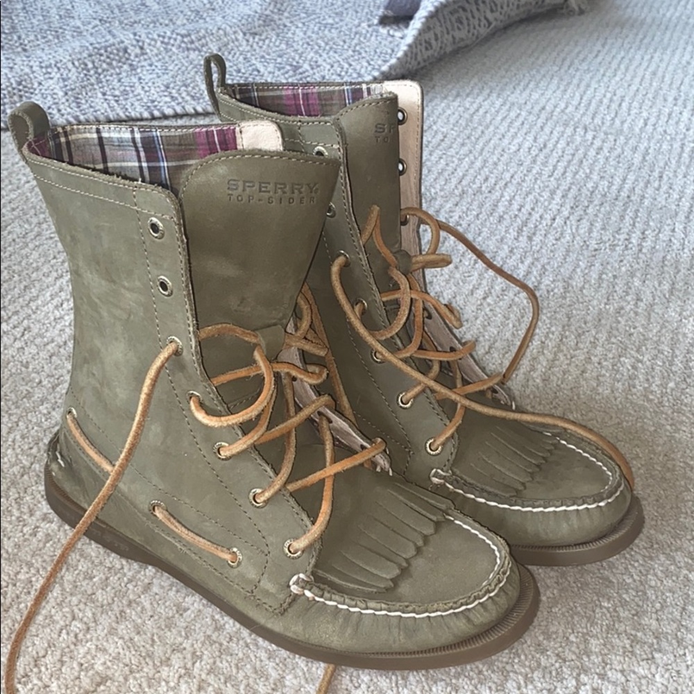 Sperry foldable high top boat shoes